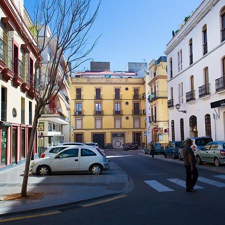 Puerta Del Arenal II Apartman Sevilla Kültér fotó